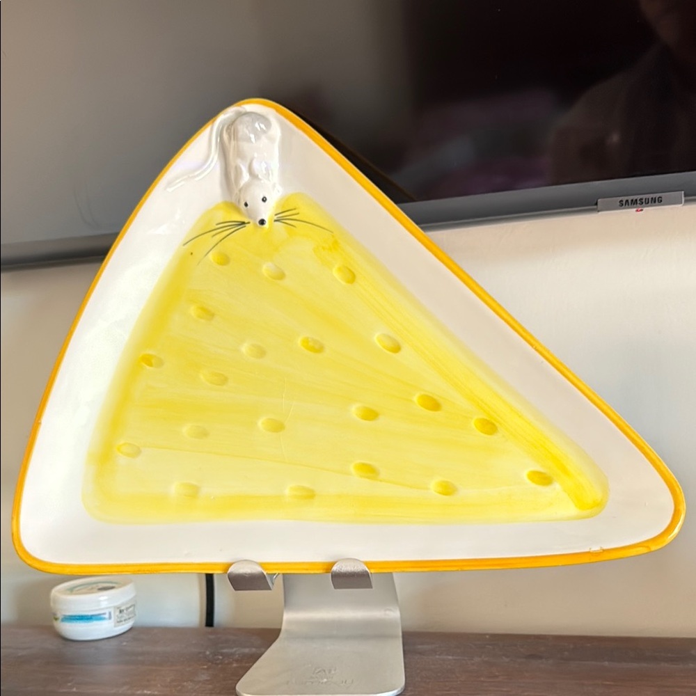 Bassano Italian Ceramic Large Triangular Cheese Plate with Mouse